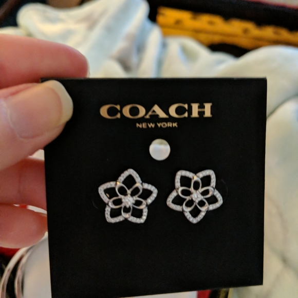 Coach earrings and matching bracelet's - Picture 6 of 6